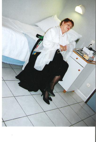 ouf enin la nadia  ma tué deux heures de chant  une  heure de pose  allais au lit